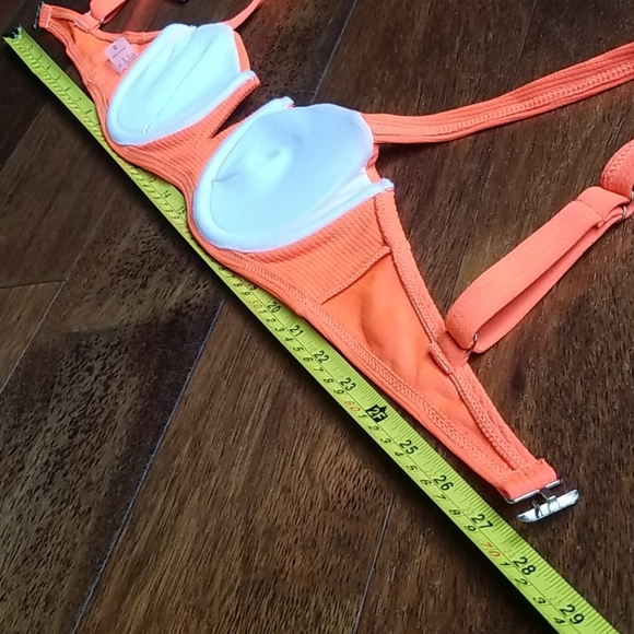 ESCAPE Swimwear | Bikini Top - Picture 7 of 8